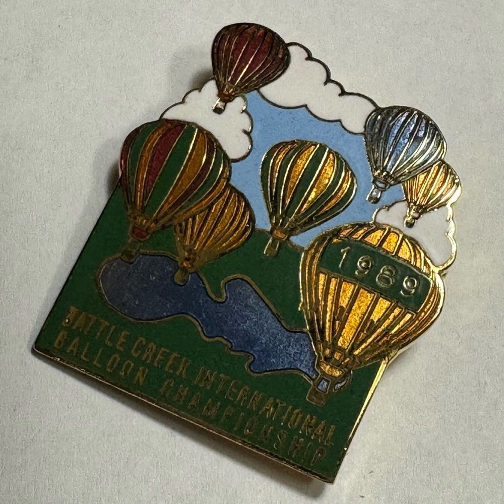 vintage 1989 Battle Creek International Balloon Championship lapel pin